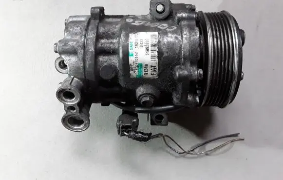 Opel Combo D Air conditioning (A/C) compressor (pump) 51893889