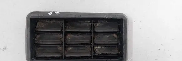Dodge Charger Quarter panel pressure vent 05058636A