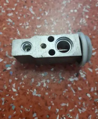 Air conditioning (A/C) expansion valve