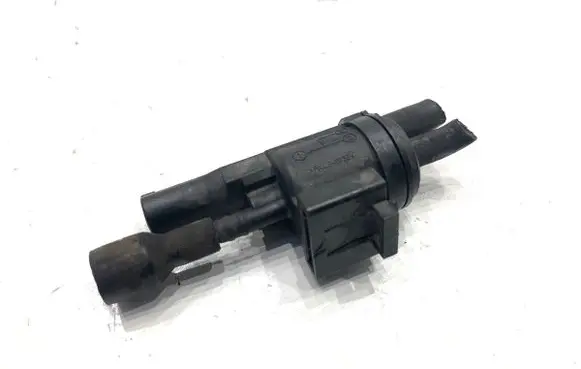 Mercedes-Benz GLK (X204) Fuel pressure regulator 0025401497