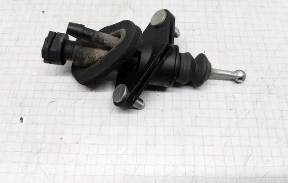 Opel Corsa C Clutch slave cylinder 9126216