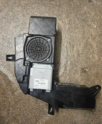 Audi A4 S4 B6 8E 8H Subwoofer speaker 8E903538203S 4913410304