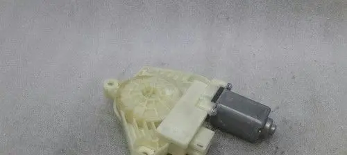 Mercedes-Benz C W205 Front door window regulator motor A2059060013