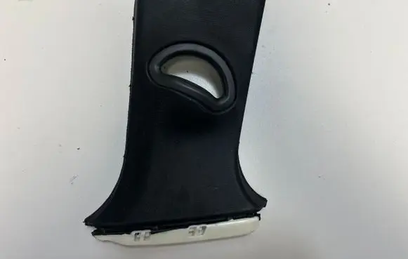 BMW i4 (B) pillar trim (top) 8096442 7490362
