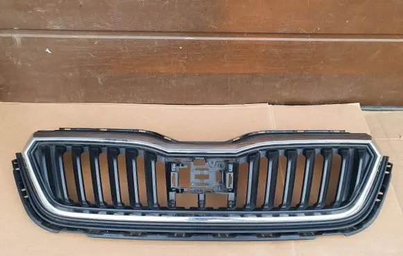 Skoda Scala Front bumper upper radiator grill 657853653