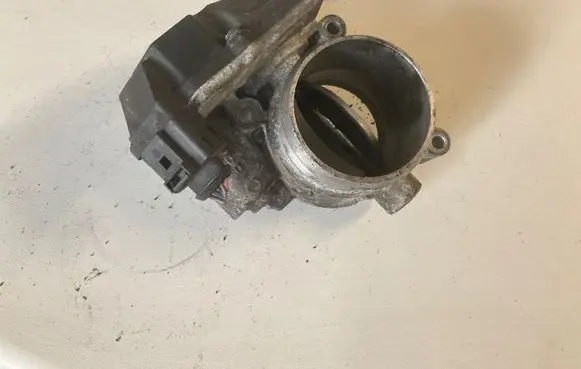 Volkswagen Crafter Electric throttle body valve 076128063A