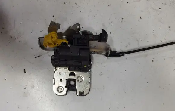 Skoda Superb B8 (3V) Tailgate/trunk/boot lock/catch/latch 4M0827506B