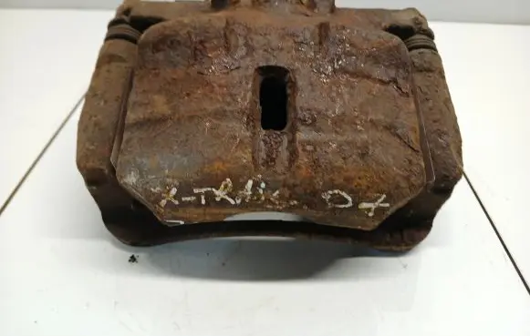 Nissan X-Trail T31 Front brake caliper