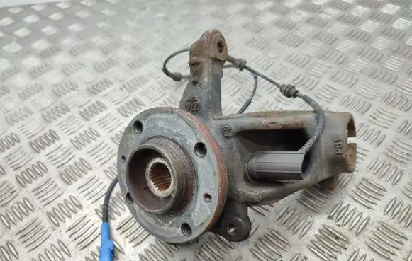 Peugeot 2008 I Front wheel hub
