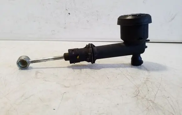 Iveco Daily 5th gen Clutch master cylinder 