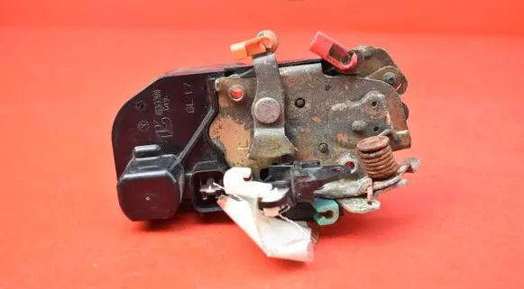 Chrysler 300 - 300C Front door lock