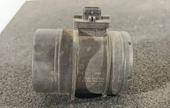 Volkswagen Tiguan Mass air flow meter 0281002956 03L906461A 323498424