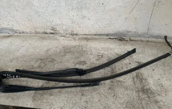 Mercedes-Benz E W211 Windshield/front glass wiper blade 