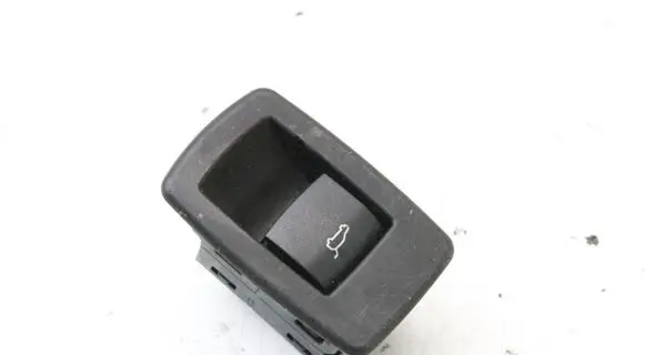 BMW 2 F45 Tailgate/boot open switch button 9299447