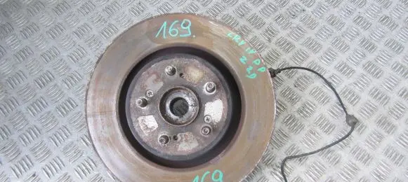 Honda CR-V Front wheel hub spindle knuckle