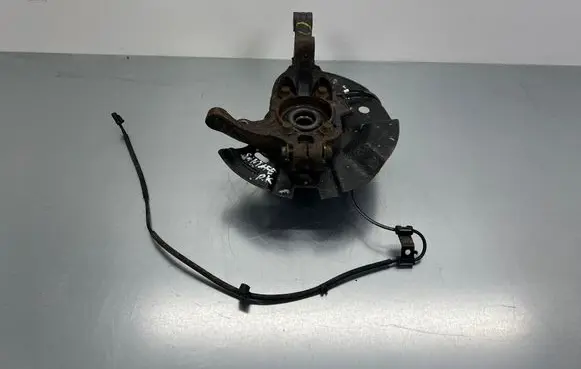 Front wheel hub