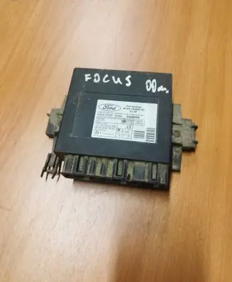 Ford Focus Comfort/convenience module 98AG15K600DD 5WK47230D