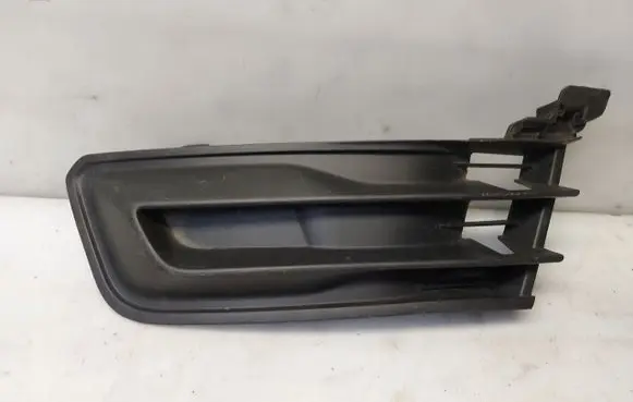 Renault Captur Front bumper lower grill 263362112R
