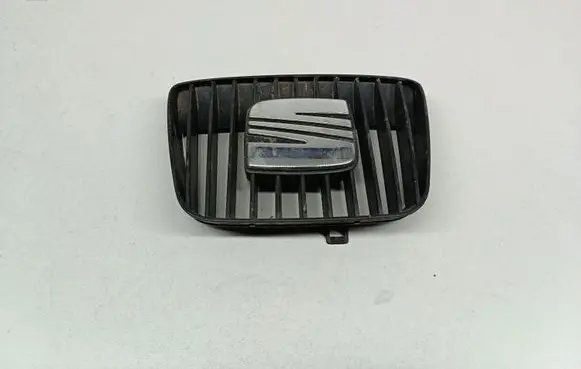 Seat Ibiza III (6L) Front grill 6K0853654D