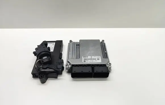 BMW 5 E60 E61 Engine ECU kit and lock set 0281015130 7811151 14100744