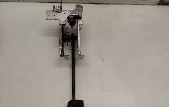 Volvo 940 Brake pedal 