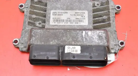 Chevrolet Cruze Engine control unit/module ECU 25181280