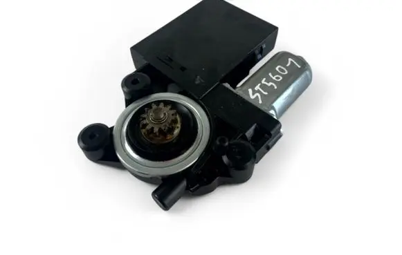 Volvo C30 Front door window regulator motor 979038100
