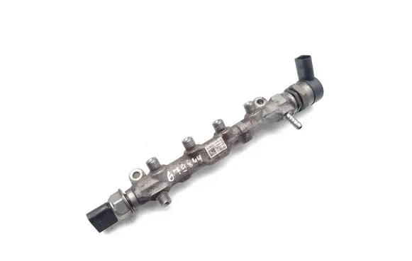 Volkswagen Golf VII Fuel main line pipe 04L089B R04L125