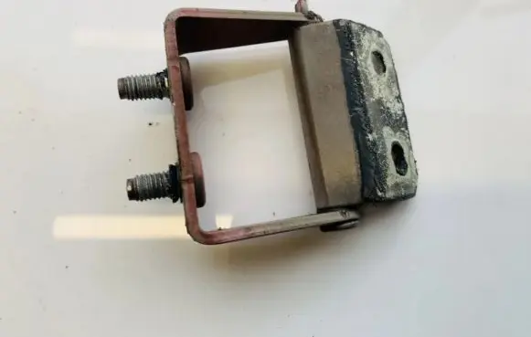 Tailgate/trunk/boot hinge