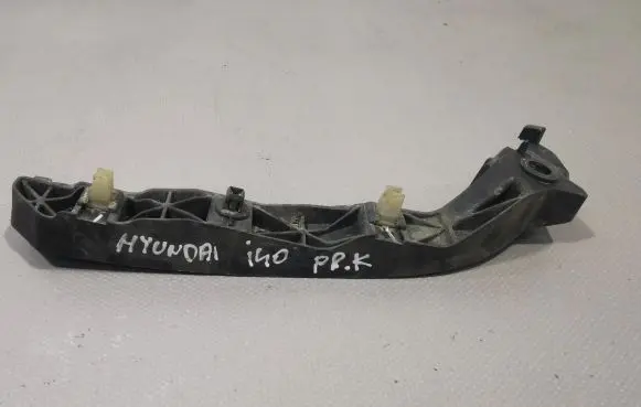 Hyundai i40 Front bumper mounting bracket