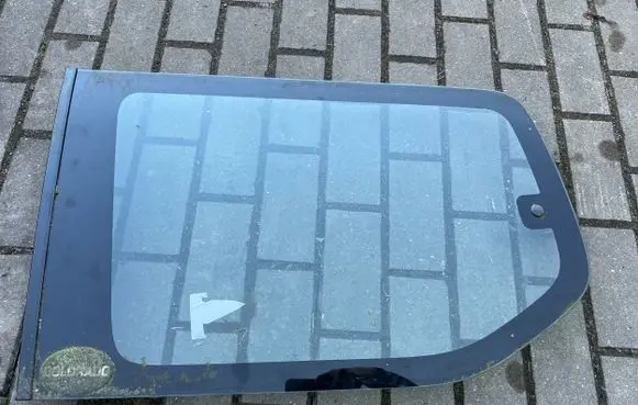 Toyota Land Cruiser (HDJ90) Rear side window