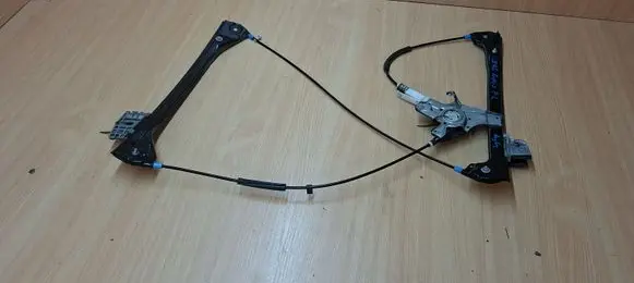 BMW 3 E46 Front door electric window regulator 8204180