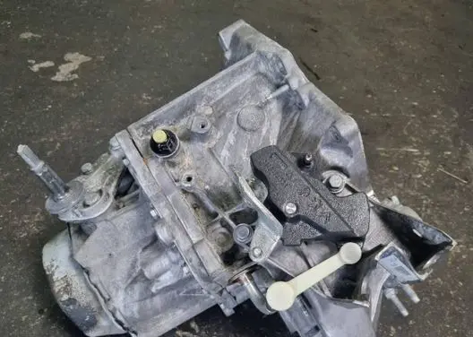 Citroen C4 II Manual 5 speed gearbox 20DP72