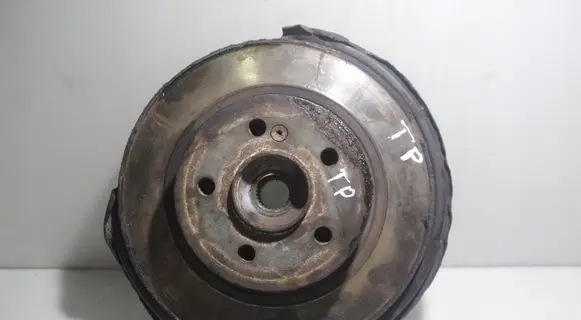 Mercedes-Benz C AMG W204 Rear wheel bearing hub 