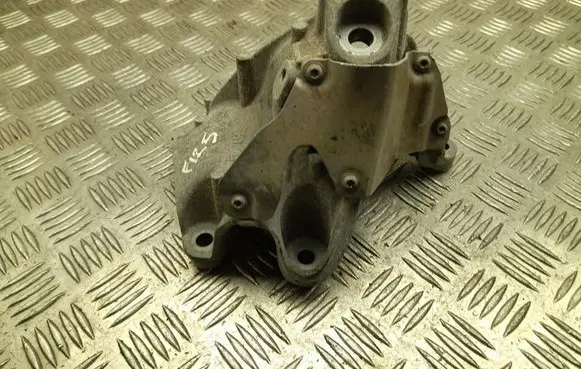 BMW 5 G60 Engine mounting bracket 9894894