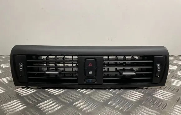 BMW 1 F20 F21 Dash center air vent grill 9207116