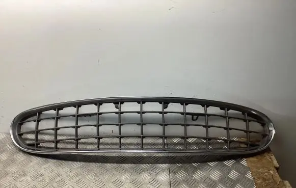 Chrysler Sebring (ST-22 - JR) Front bumper upper radiator grill 04805383AB 04805384AB