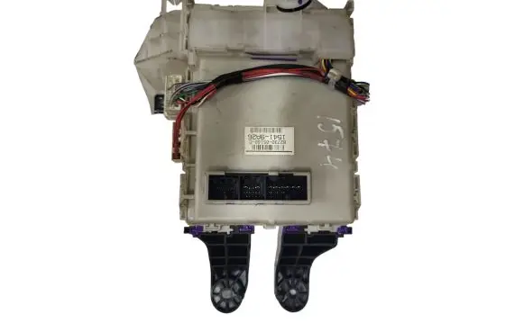 Toyota Avensis T270 Fuse box set 8273005140C 15419A26
