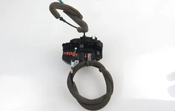 Infiniti Q50 Rear door lock 