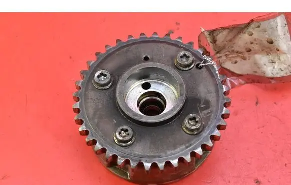 Volkswagen Golf Plus Crankshaft pulley 03C109088B