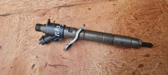 Volvo XC70 Fuel injector 31272690