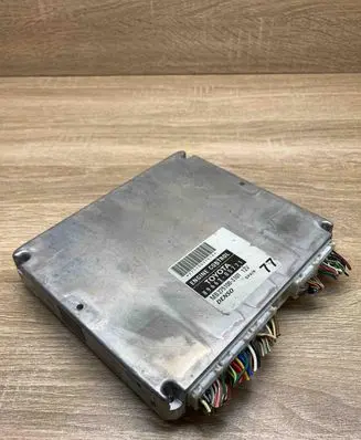 Toyota Avensis T250 Engine control unit/module ECU 8966105771 MB2751003101 Used