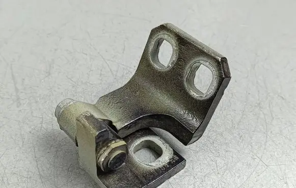 Jeep Renegade Front door upper hinge