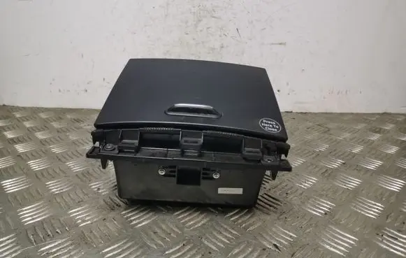 KIA Sorento Dashboard storage box/compartment 