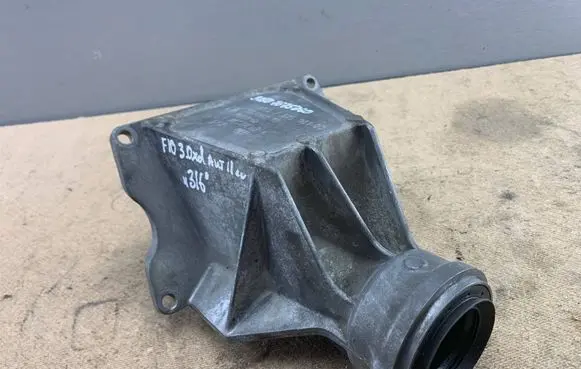 BMW 5 F10 F11 Driveshaft support bearing bracket 7575060 31507575060 7575061