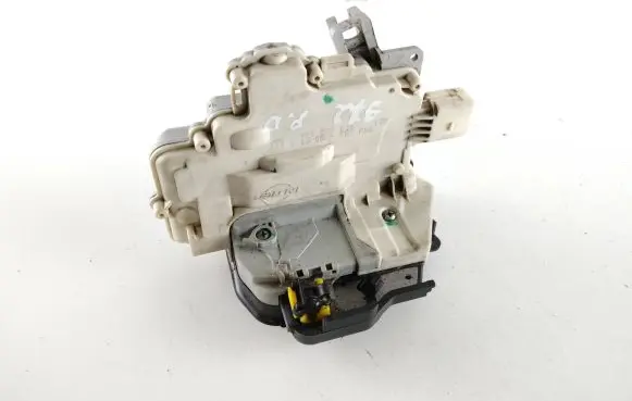 Audi A3 S3 8P Front door lock 4F1837016
