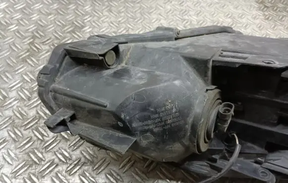 Toyota Prius (XW30) Headlight/headlamp