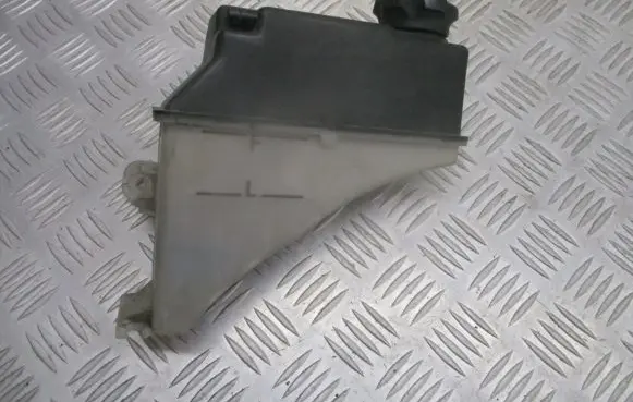 Hyundai Getz Brake fluid reservoir 