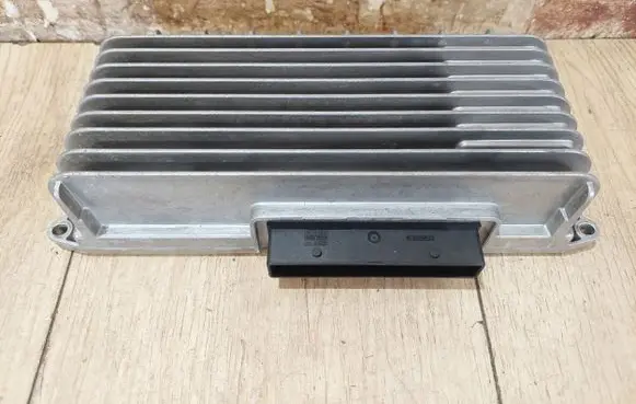 Audi A5 8T 8F Sound amplifier