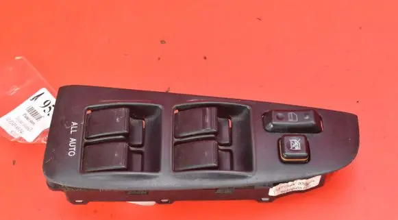 Toyota Avensis Verso Electric window control switch 84802-05210-B0